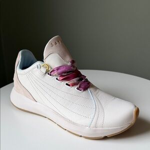 Saysh Two Running Sneakers Leather/Suede Ribbon Laces Women’s Anatomical Fit EUC